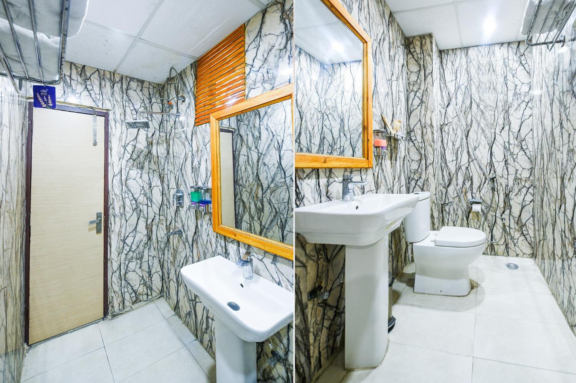 Ayaan Residency Hotel Noida Exterior photo