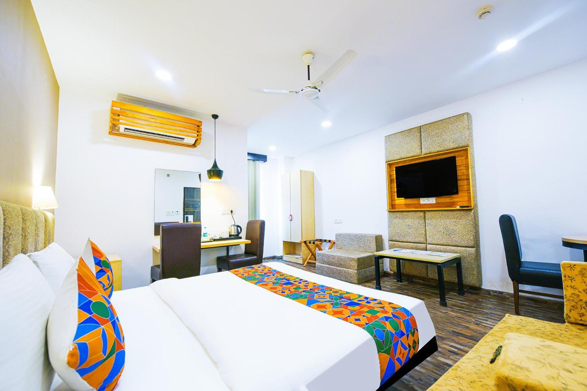 Ayaan Residency Hotel Noida Exterior photo