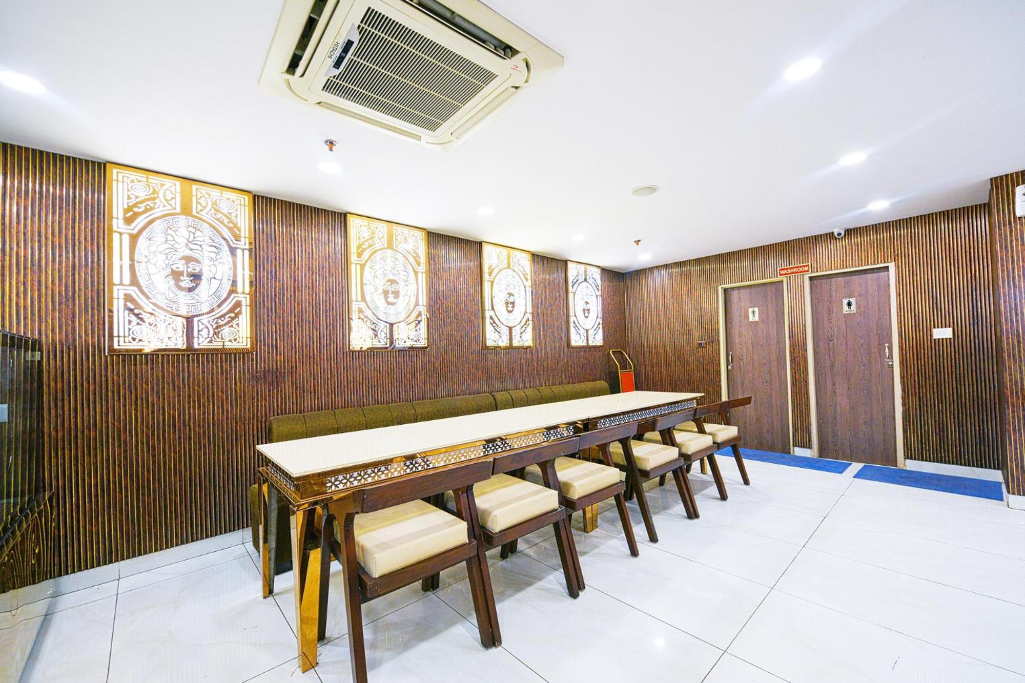 Ayaan Residency Hotel Noida Exterior photo