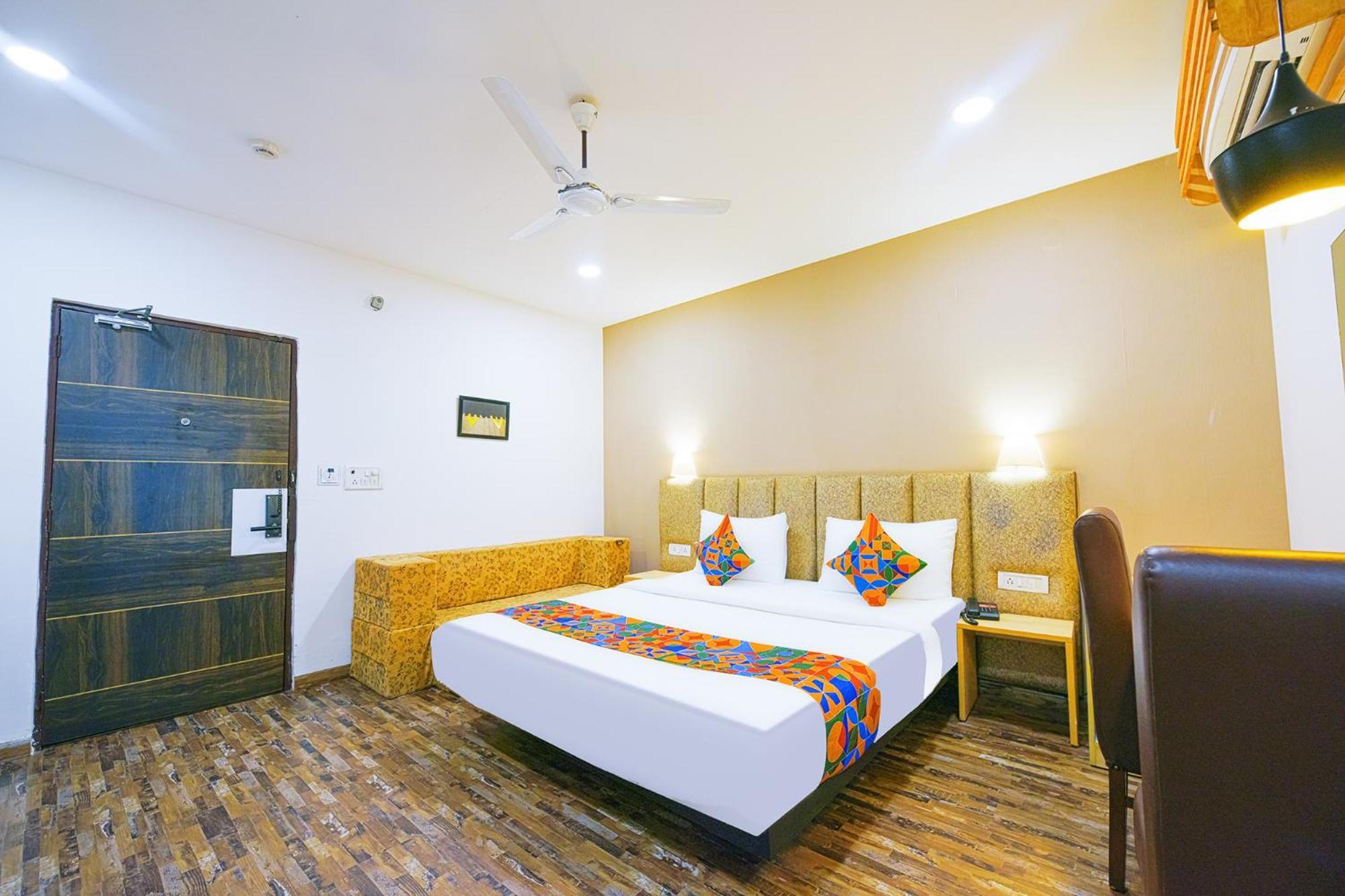 Ayaan Residency Hotel Noida Exterior photo