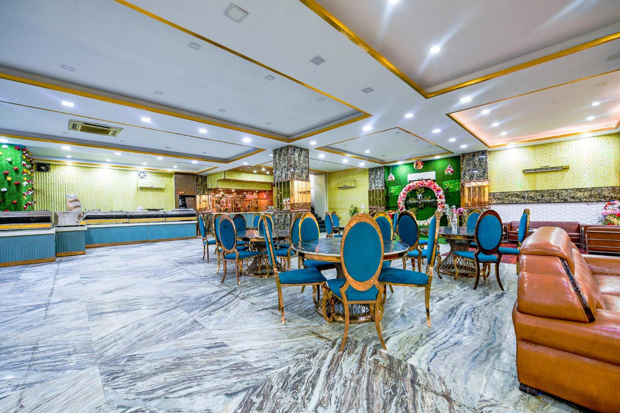 Ayaan Residency Hotel Noida Exterior photo