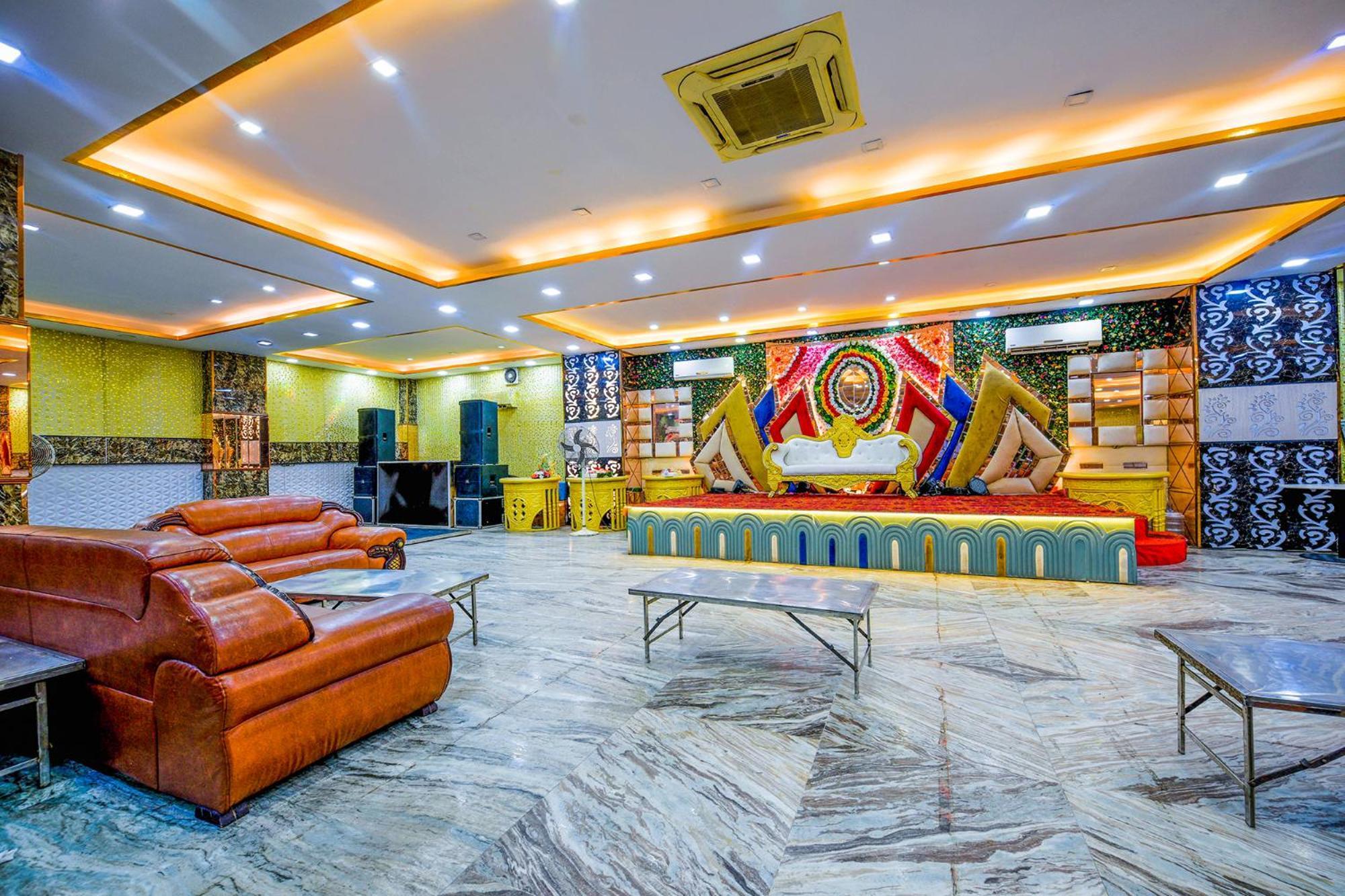 Ayaan Residency Hotel Noida Exterior photo