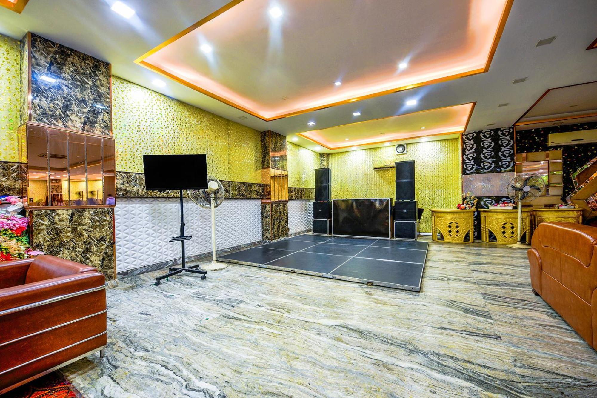 Ayaan Residency Hotel Noida Exterior photo