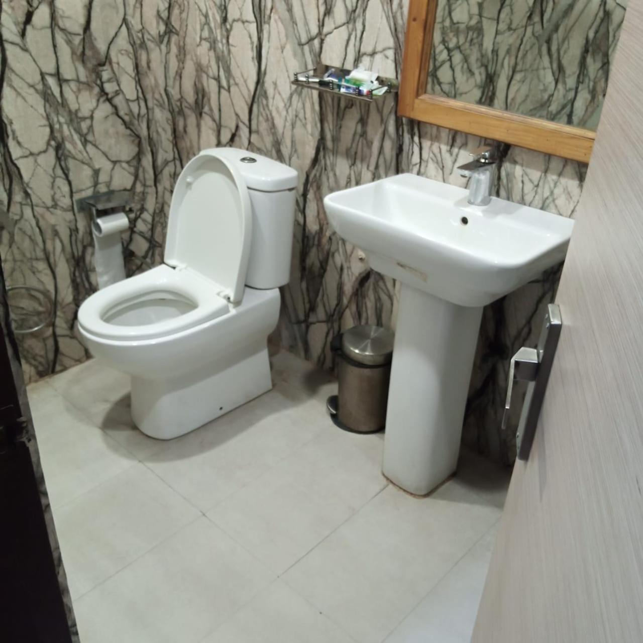 Ayaan Residency Hotel Noida Exterior photo